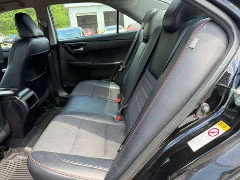 Used 2016 Toyota Camry SE FWD image 21