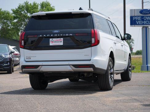 Used 2025 Ford Expedition Max Platinum w/ Driver's Package AWD/4WD image 3