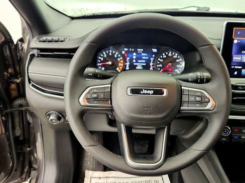 Used 2022 Jeep Compass Latitude AWD/4WD image 12