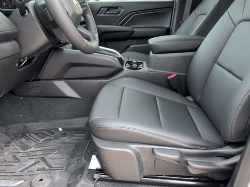 New 2026 Chevrolet Colorado W/T image 11