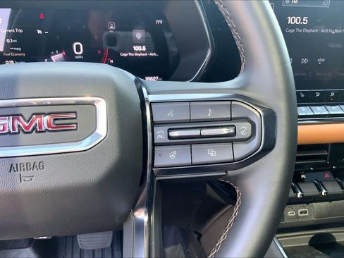 Used 2025 GMC Canyon AT4 w/ Technology Plus Package AWD/4WD image 23