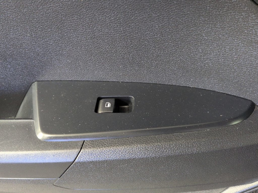Used 2025 Kia Sportage LX FWD image 20