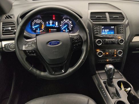 Used 2019 Ford Explorer XLT FWD image 22