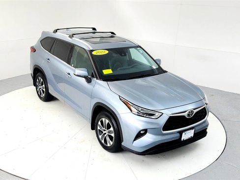 Certified 2022 Toyota Highlander XLE image 13