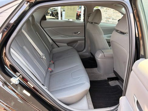Used 2023 Hyundai Elantra SEL FWD image 16
