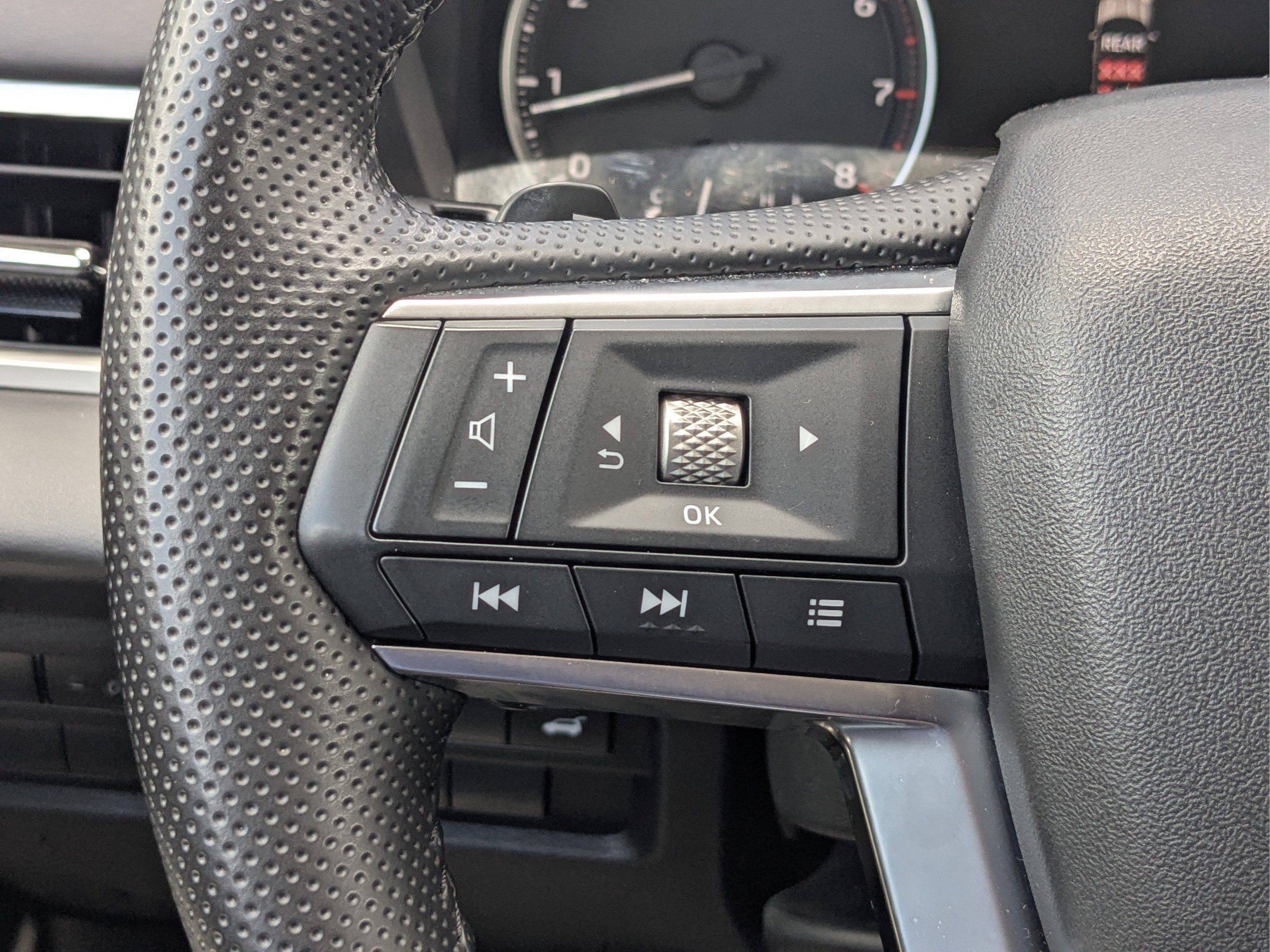 Used 2025 Mitsubishi Outlander SE FWD image 26