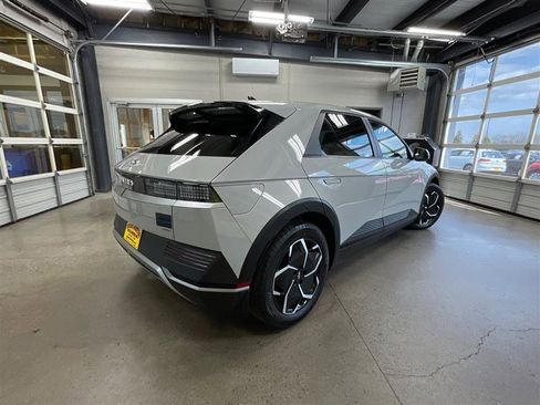 Used 2024 Hyundai Ioniq 5 SEL image 5