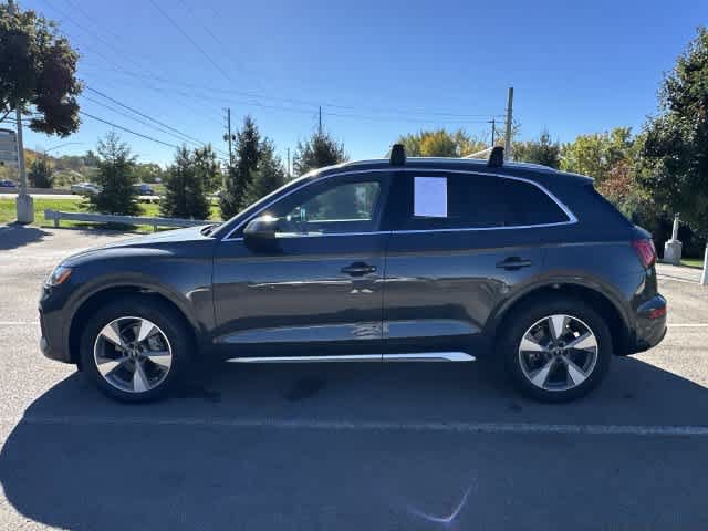 Used 2023 Audi Q5 2.0T Premium w/ Convenience Package AWD/4WD image 2