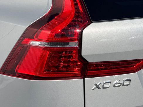 Used 2025 Volvo XC60 B5 Core w/ Protection Package Premier image 33