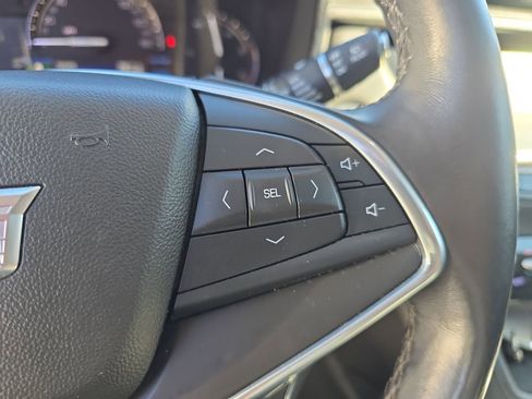 Used 2017 Cadillac XT5 Luxury w/ Driver Awareness Package AWD/4WD image 19