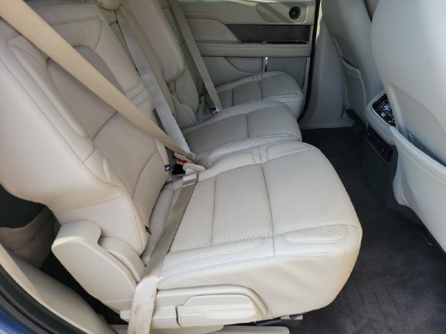 Used 2018 Lincoln Navigator Select w/ Technology Package RWD image 25