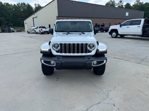Used 2024 Jeep Wrangler Unlimited Sahara AWD/4WD image 8