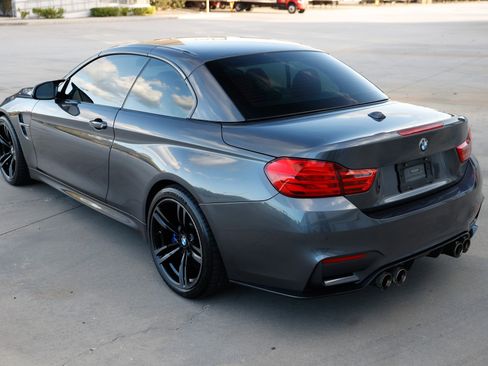 Used 2016 BMW M4 Convertible image 10