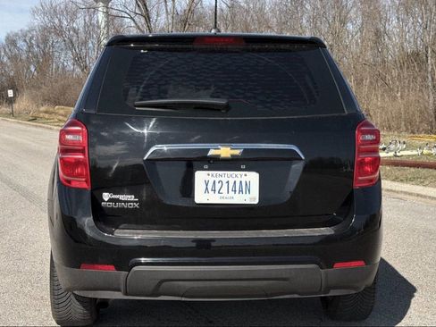 Used 2017 Chevrolet Equinox LS image 32