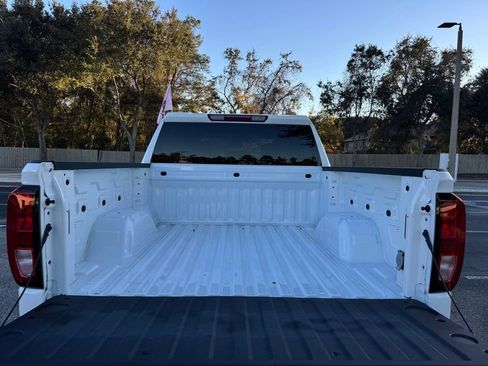 Used 2024 GMC Sierra 1500 SLE image 14