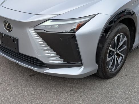 Used 2023 Lexus RZ 450e Premium w/ Technology Package AWD/4WD image 9