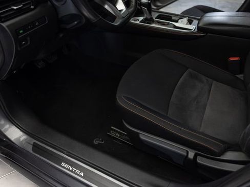 Used 2022 Nissan Sentra SR w/ Trunk Package FWD image 12