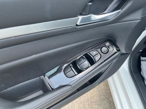 Certified 2023 Nissan Altima 2.5 SV FWD image 10