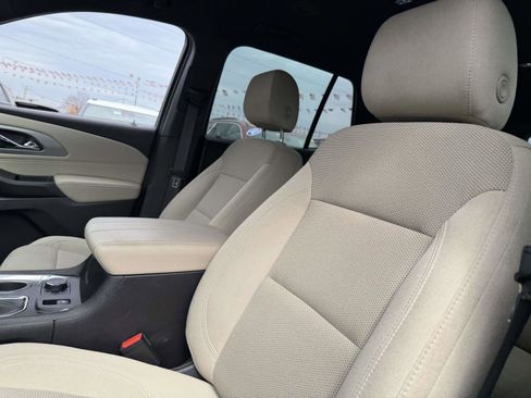 Certified 2023 Chevrolet Traverse LS FWD image 9