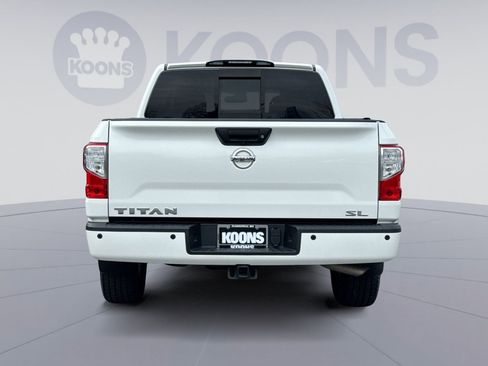 Used 2017 Nissan Titan SL image 5