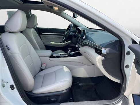 Used 2022 Nissan Altima 2.5 Platinum image 16