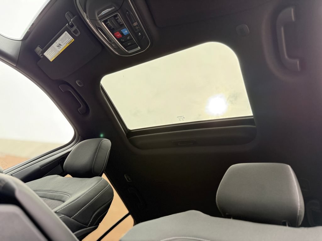 New 2026 Jeep Grand Cherokee 4WD image 17