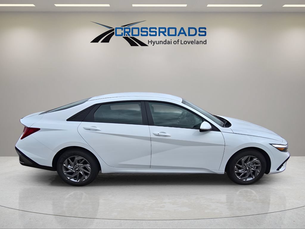 Used 2026 Hyundai Elantra Hybrid FWD image 7