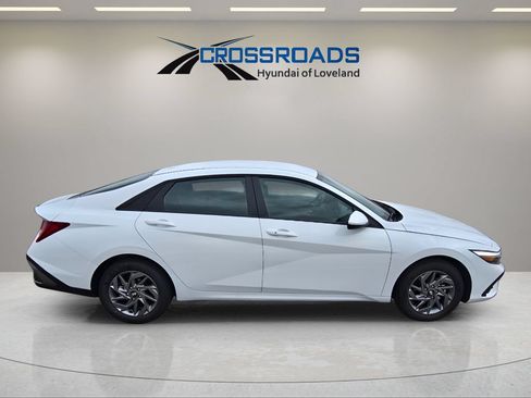 New 2026 Hyundai Elantra Hybrid FWD image 7