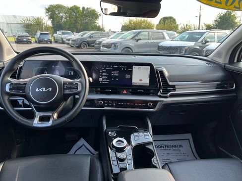 Certified 2025 Kia Sportage EX AWD/4WD image 15