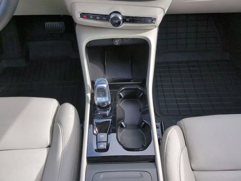 New 2026 Volvo XC40 B5 Plus w/ Protection Package Premier AWD/4WD image 15