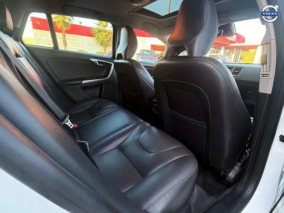 Used 2015 Volvo V60 T5 Premier FWD image 41