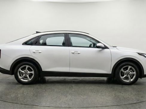 Used 2025 Kia K4 LXS FWD image 11