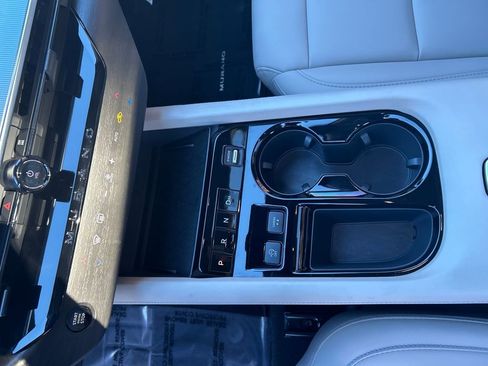 Used 2025 Nissan Murano SL w/ Cargo Package image 17