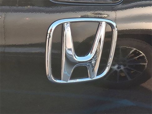 Certified 2022 Honda Ridgeline Black Edition image 29