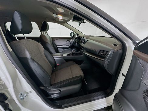 Used 2023 Nissan Rogue SV image 29