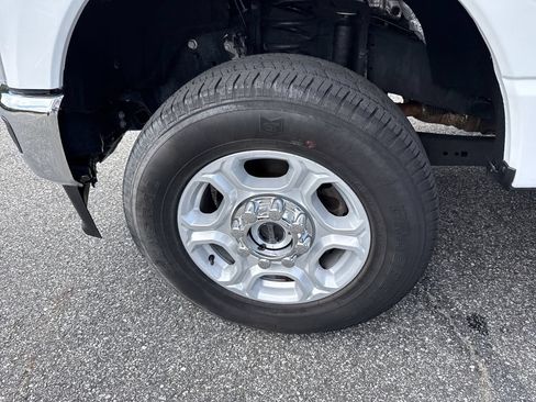 Used 2025 Ford F250 XLT w/ Snow Plow Prep Package AWD/4WD image 11