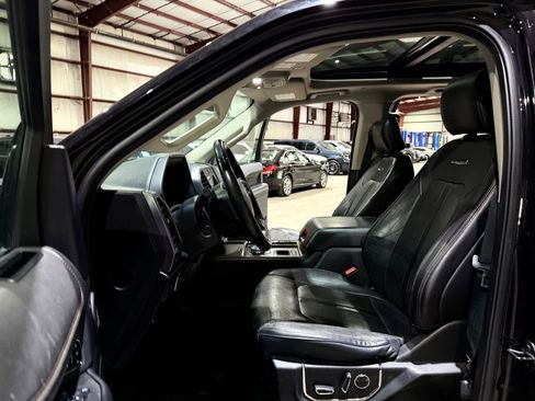 Used 2019 Ford Expedition Platinum RWD image 14
