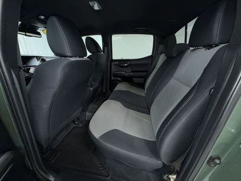 Used 2022 Toyota Tacoma TRD Sport w/ Technology Package image 14