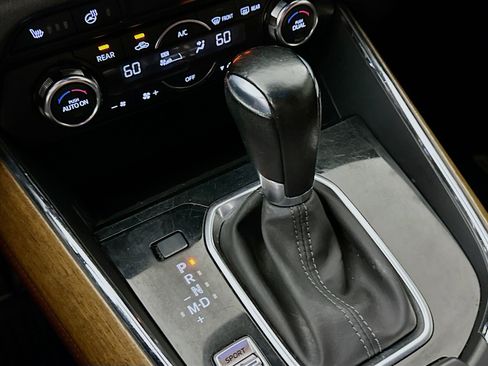 Used 2018 MAZDA CX-9 Signature image 24