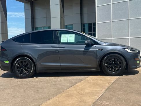 Used 2022 Tesla Model X Plaid AWD/4WD image 3