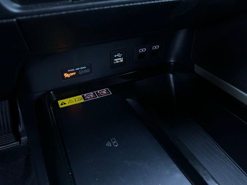 Used 2025 Toyota Camry LE image 24