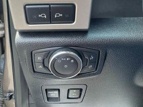 Used 2018 Ford F150 Lariat w/ Trailer Tow Package image 17