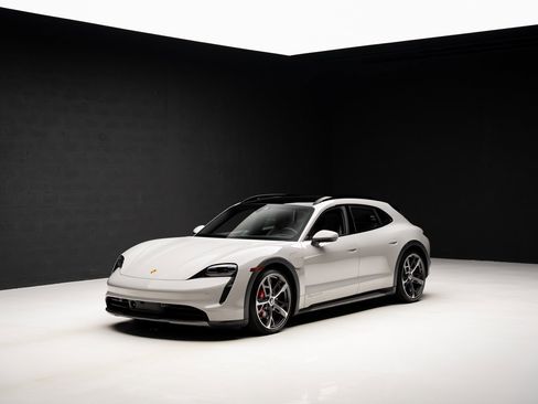 Used 2023 Porsche Taycan 4S image 4