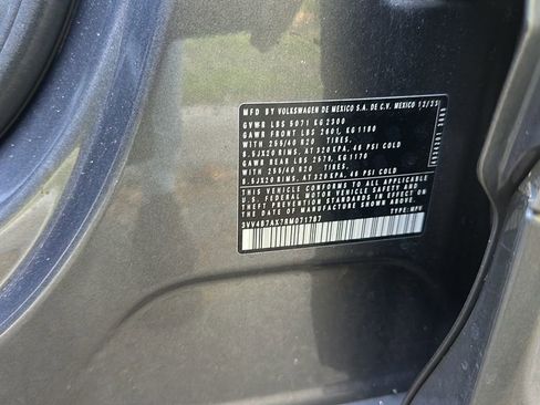 Certified 2024 Volkswagen Tiguan SEL R-Line image 28