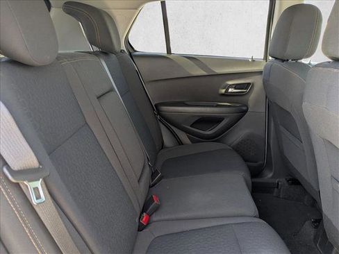 Used 2022 Chevrolet Trax LS w/ Tint and Cruise Package AWD/4WD image 16