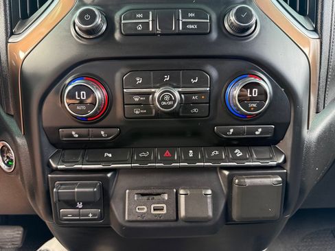 Used 2020 Chevrolet Silverado 2500 LT w/ Texas Edition AWD/4WD image 32
