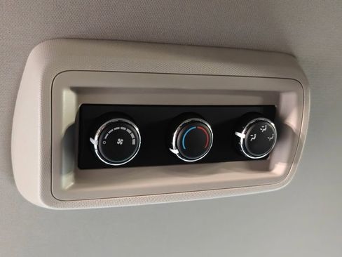 Used 2020 Dodge Grand Caravan SE FWD image 30