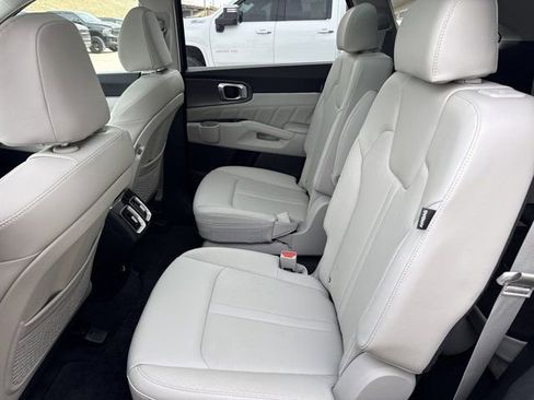 Used 2025 Kia Sorento SX image 6