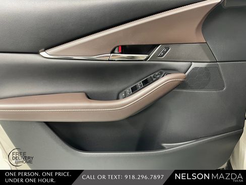 Used 2022 MAZDA CX-30 AWD 2.5 S w/ Premium Package image 17