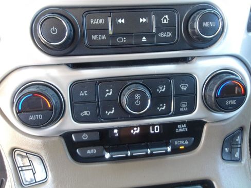 Used 2018 GMC Yukon XL SLT w/ Premium Edition image 25